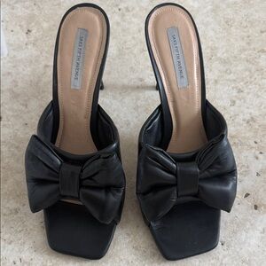 Saks Fifth Avenue Black Bow Heels